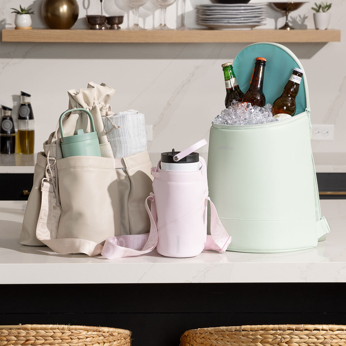 beverage-bucket-bag-r5 6c4793ad3b8e--group-lifestyle1.jpg